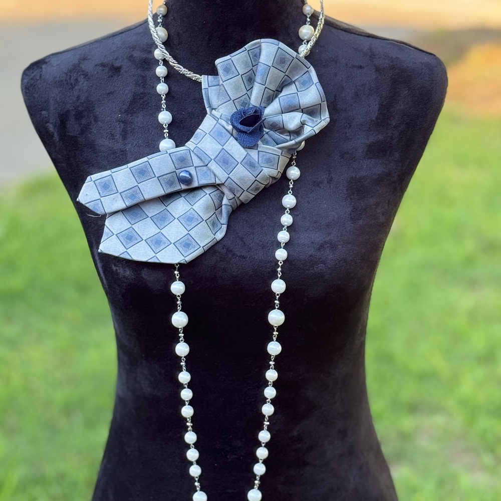 Nu-Ties Designed & Handmade By FLHood~Elegant Blue and White Necklace